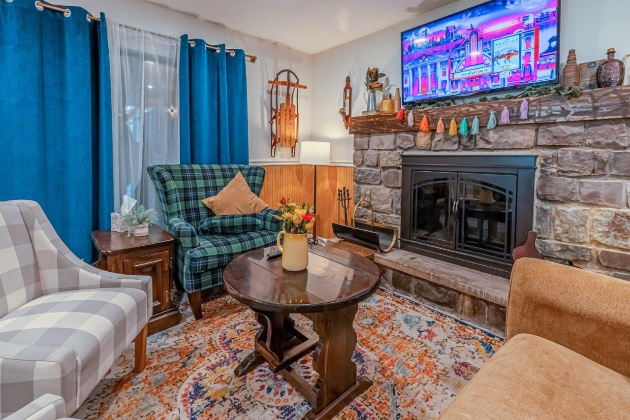 Poconos Ski Retreat With Sauna, Hot Tub, And Game Room เลคฮาร์โมนี ภายนอก รูปภาพ