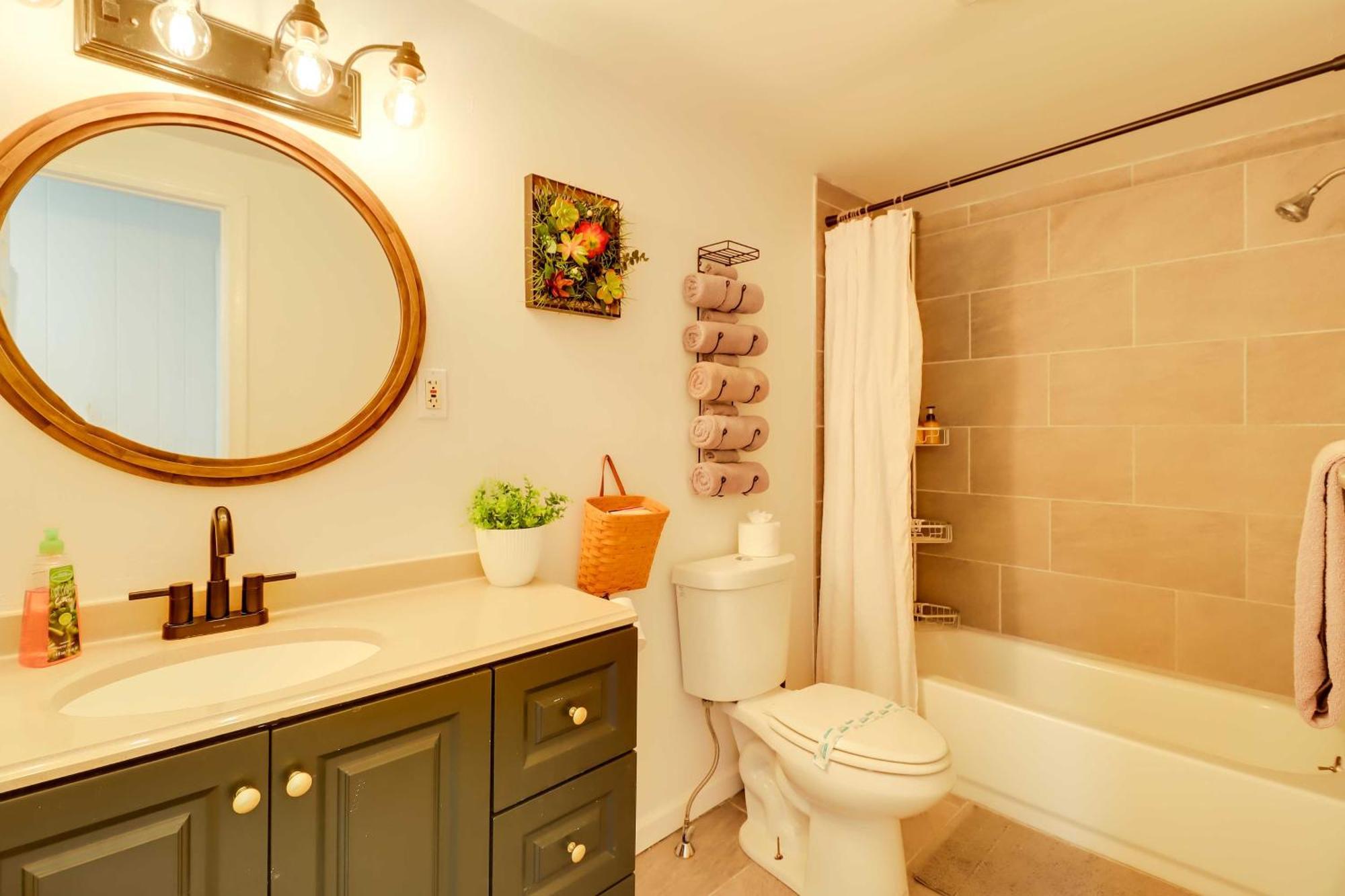 Poconos Ski Retreat With Sauna, Hot Tub, And Game Room เลคฮาร์โมนี ภายนอก รูปภาพ