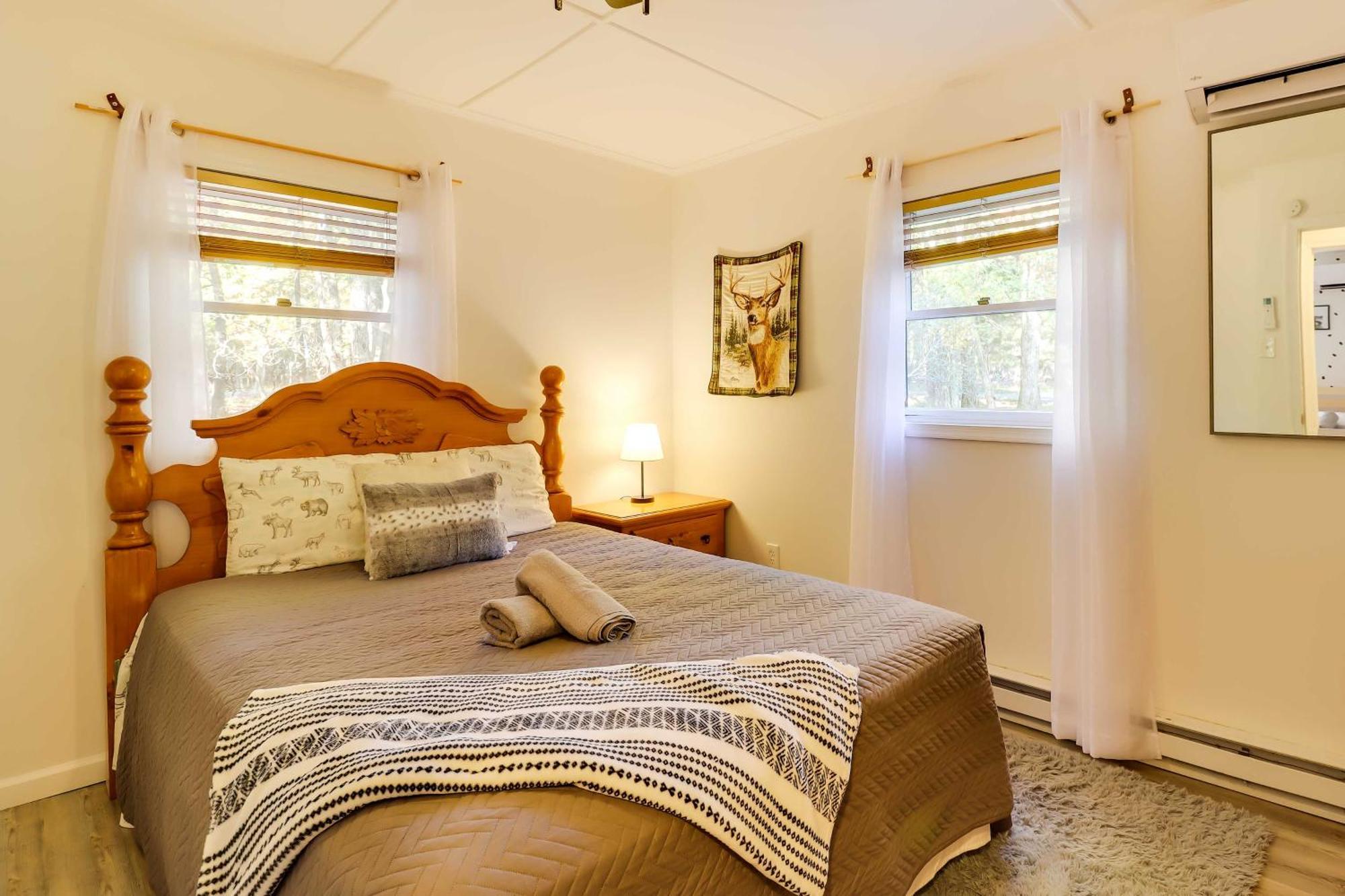 Poconos Ski Retreat With Sauna, Hot Tub, And Game Room เลคฮาร์โมนี ภายนอก รูปภาพ
