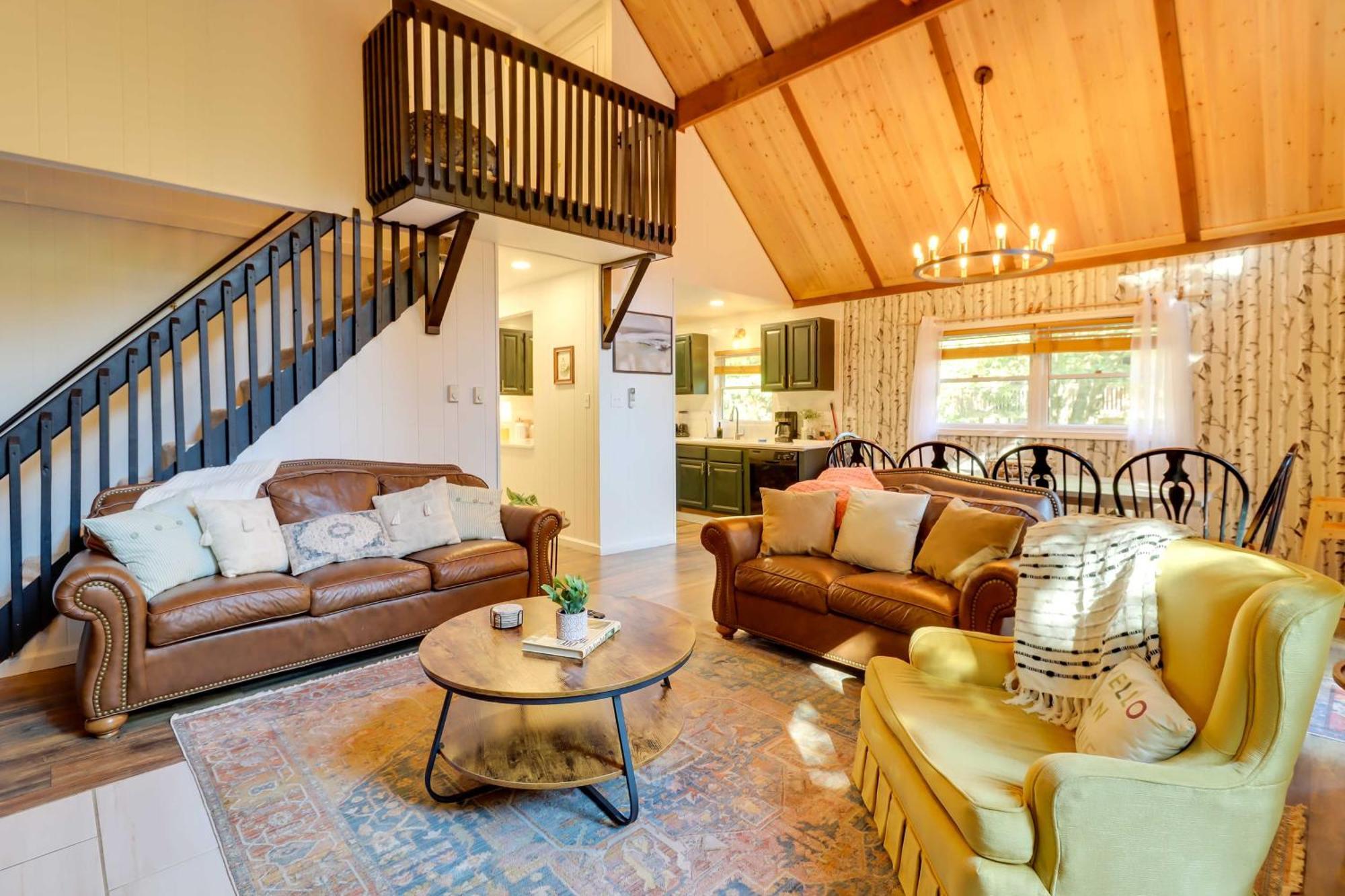 Poconos Ski Retreat With Sauna, Hot Tub, And Game Room เลคฮาร์โมนี ภายนอก รูปภาพ