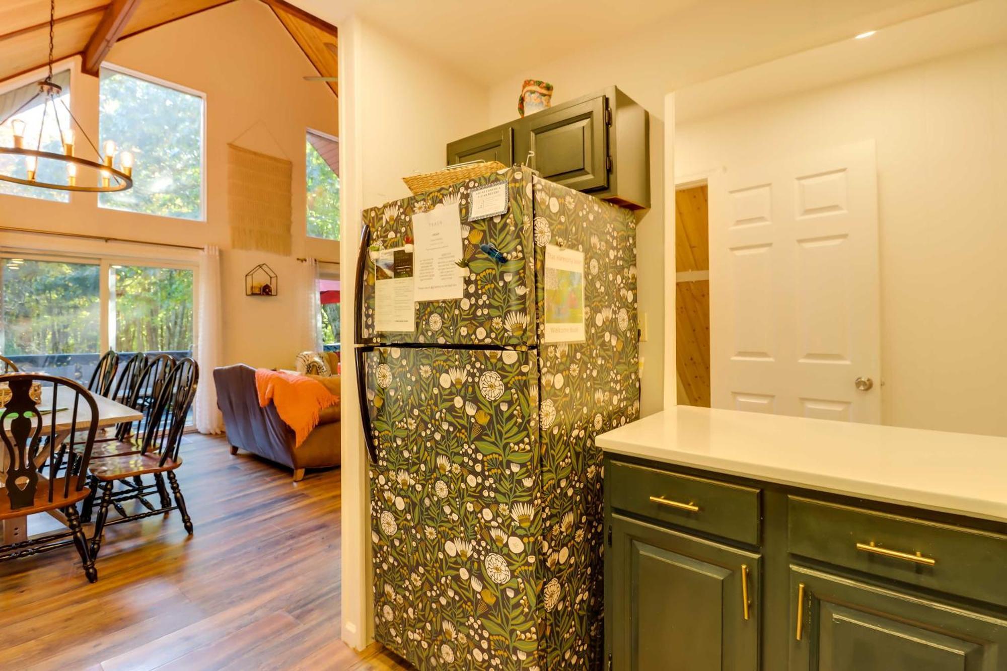 Poconos Ski Retreat With Sauna, Hot Tub, And Game Room เลคฮาร์โมนี ภายนอก รูปภาพ