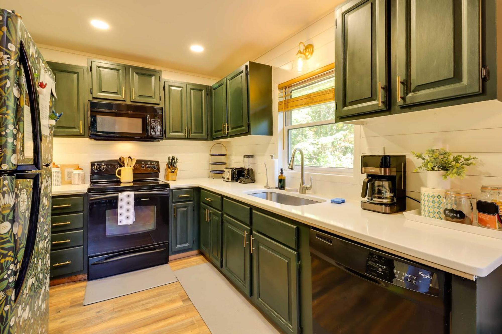 Poconos Ski Retreat With Sauna, Hot Tub, And Game Room เลคฮาร์โมนี ภายนอก รูปภาพ